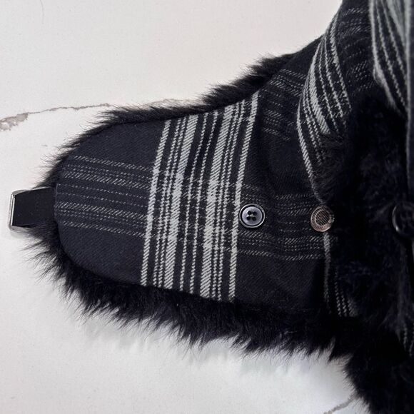 Vintage Women’s Faux Fur Quilted Black Plaid Trapper Hat Buckle 2014 Winter Snow - Picture 7 of 12